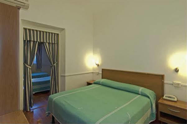 Hotel Firenze Виареджо Экстерьер фото