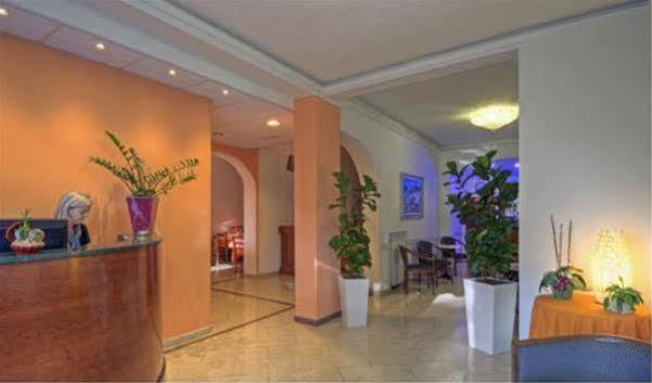 Hotel Firenze Виареджо Экстерьер фото