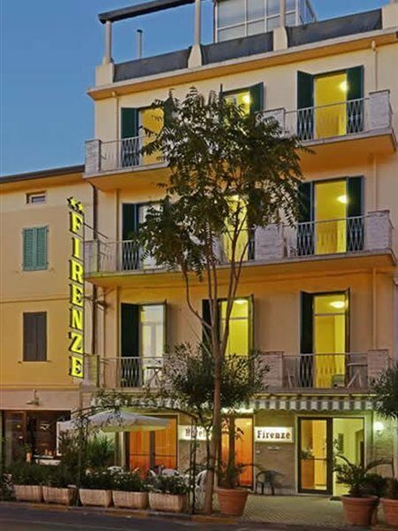 Hotel Firenze Виареджо Экстерьер фото
